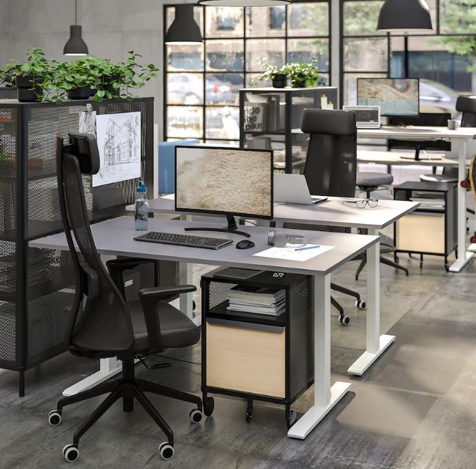 escritorio elevable de ikea para oficina